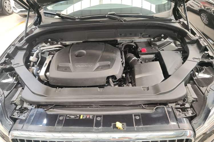 Used Volvo XC60 2020 T5 4x4 Zhiyi Luxury Edition Engine Bay