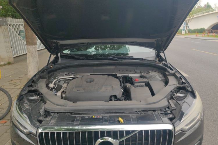 Used Volvo XC60 2020 T5 4x4 Zhiyi Luxury Edition Engine Bay