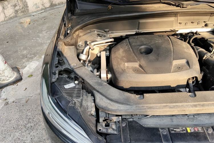Used Volvo XC60 2020 T5 4x4 Smart Luxury Edition Engine Bay Right
