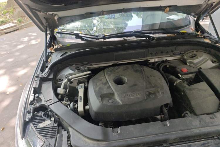 Used Volvo XC60 2020 T5 4x4 Zhiyi Luxury Edition Engine Bay Right