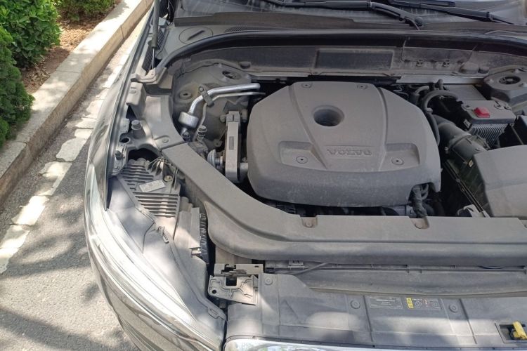 Used Volvo XC60 2020 T5 4x4 Smart Luxury Edition Engine Bay Right