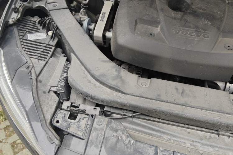 Used Volvo XC60 2020 T5 4x4 Smart Luxury Edition Engine Bay Right