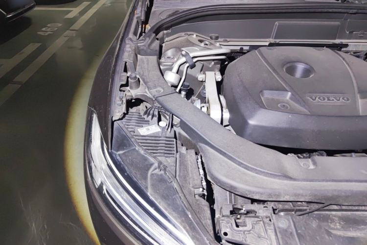 Used Volvo XC60 2020 T5 4x4 Smart Luxury Edition Engine Bay Right