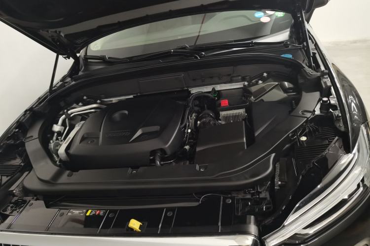 Used Volvo XC60 2020 T5 4x4 Zhiyi Luxury Edition Engine Bay