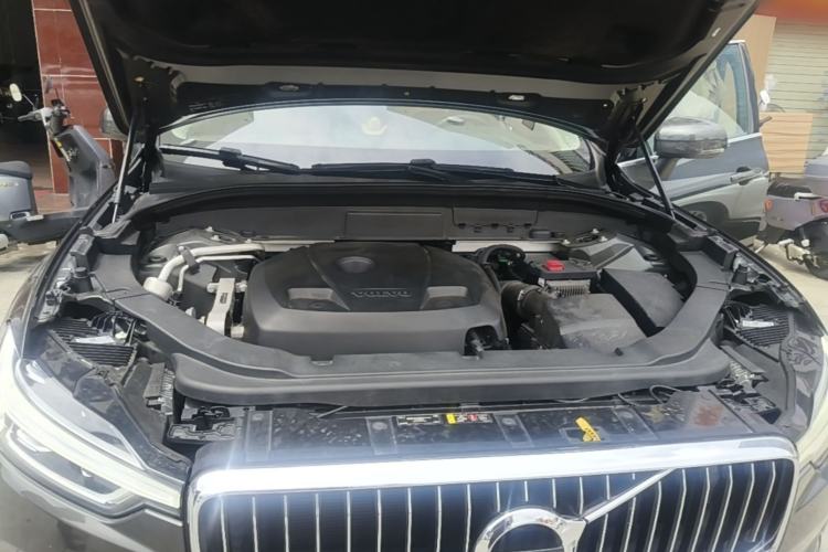 Used Volvo XC60 2020 T5 4x4 Smart Luxury Edition Engine Bay