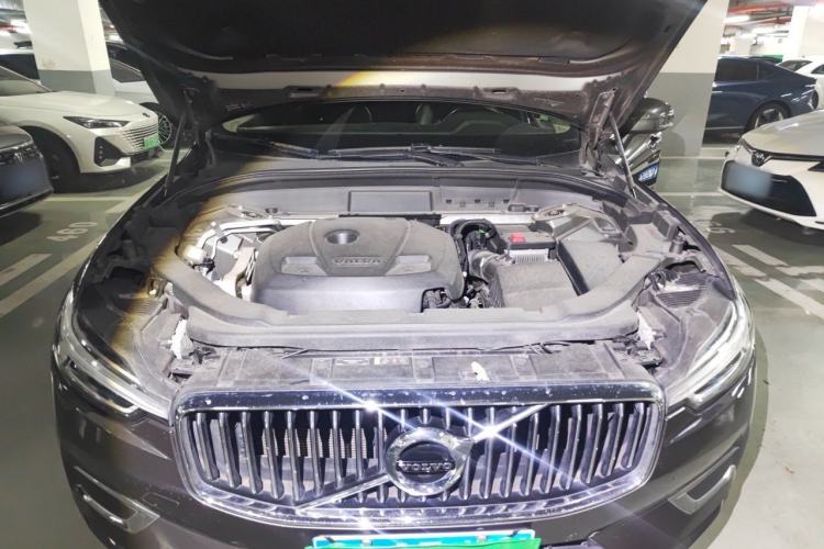 Used Volvo XC60 2020 T5 4x4 Smart Luxury Edition Engine Bay