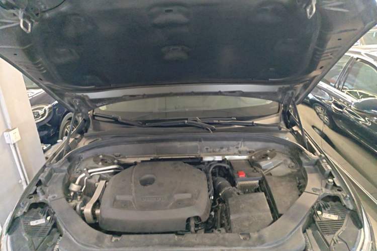 Used Volvo XC60 2020 T4 SmartDrive Luxury Edition Engine Bay