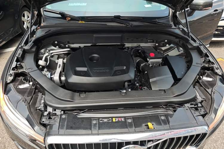 Used Volvo XC60 2020 T5 4x4 Zhiyi Luxury Edition Engine Bay