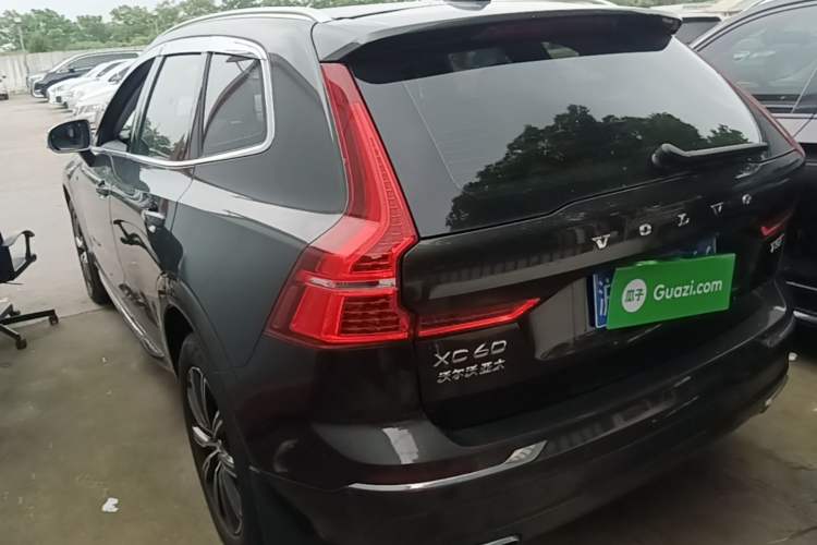 Used Volvo XC60 2020 T5 4x4 Smart Luxury Edition Exterior 2