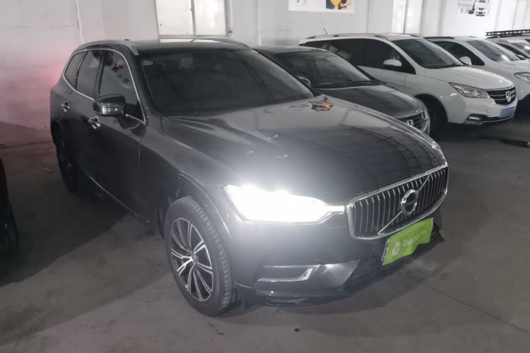 Used Volvo XC60 2020 T5 4x4 Smart Luxury Edition Front Right 45 Deg