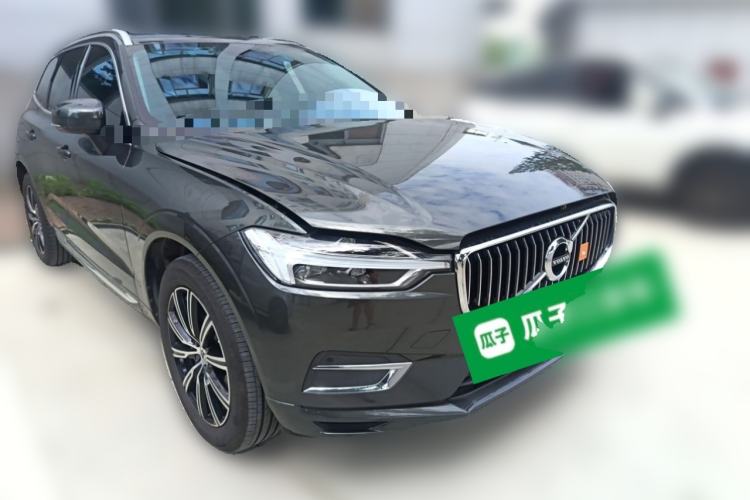 Used Volvo XC60 2020 T5 4x4 Smart Luxury Edition Front Right 45 Deg