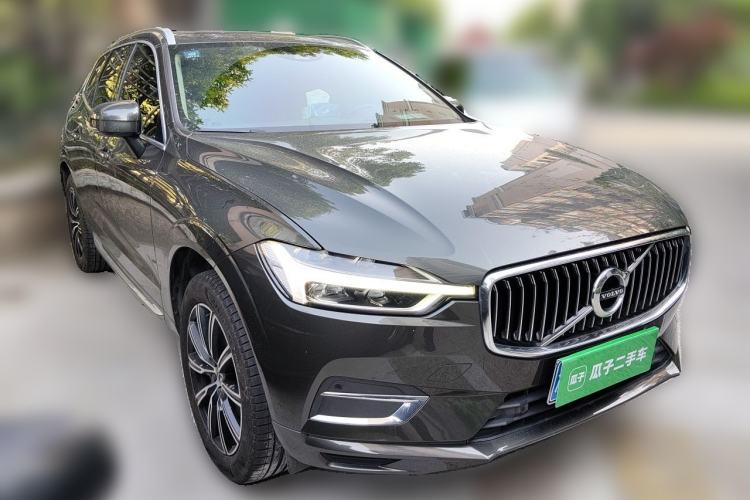 Used Volvo XC60 2020 T5 4x4 Smart Luxury Edition Front Right 45 Deg