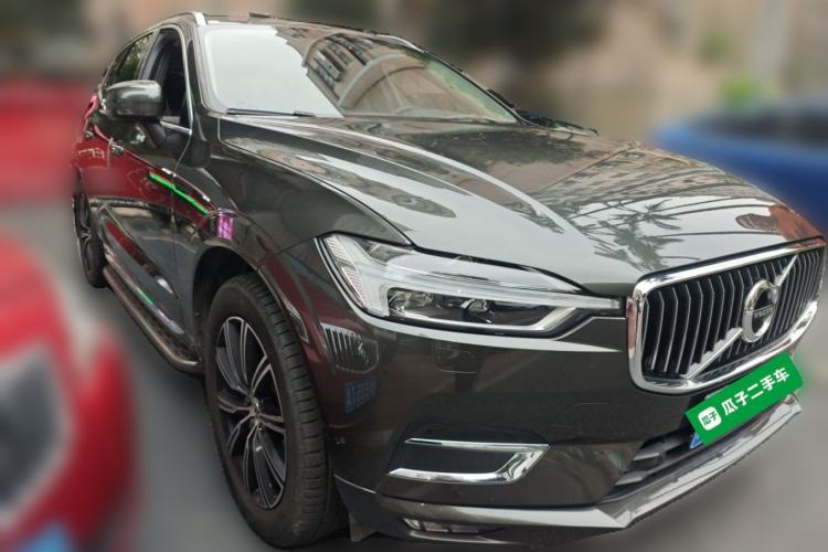 Used Volvo XC60 2020 T5 4x4 Zhiya Luxury Edition Front Right 45 Deg