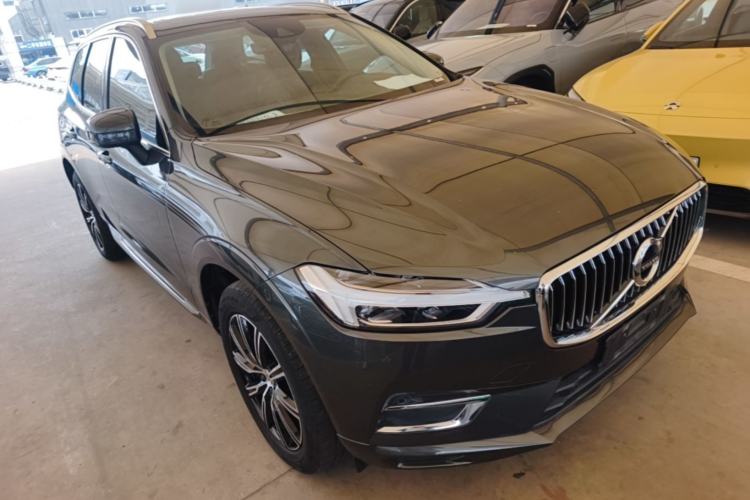 Used Volvo XC60 2020 T5 4x4 Smart Luxury Edition Front Right 45 Deg