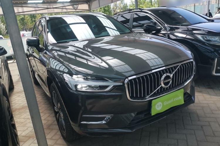 Used Volvo XC60 2020 T5 4x4 Smart Luxury Edition Front Right 45 Deg