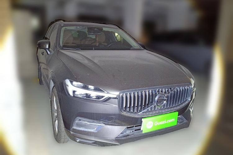 Used Volvo XC60 2020 T5 4x4 Zhiyi Luxury Edition Front Right 45 Deg