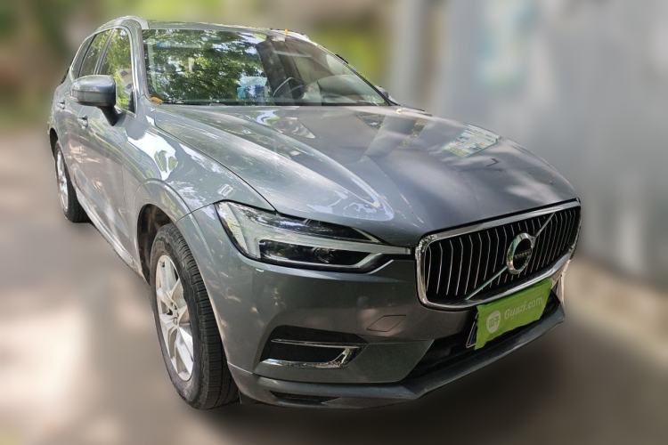 Used Volvo XC60 2020 T5 4x4 Zhiyi Luxury Edition Front Right 45 Deg
