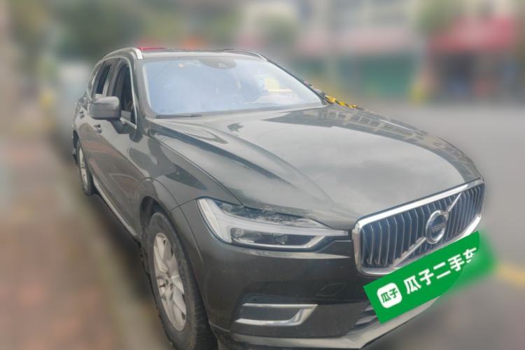 Used Volvo XC60 2020 T5 4x4 Zhiyi Luxury Edition Front Right 45 Deg