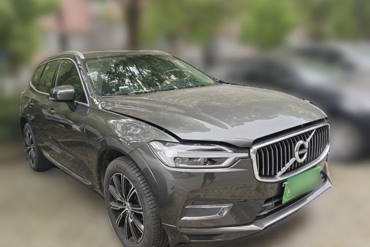 Used Volvo XC60 2020 T5 4x4 Smart Luxury Edition Front Right 45 Deg