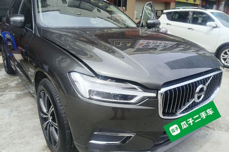 Used Volvo XC60 2020 T5 4x4 Smart Luxury Edition Front Right 45 Deg