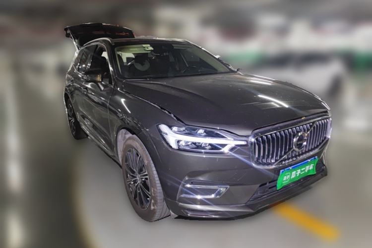 Used Volvo XC60 2020 T5 4x4 Smart Luxury Edition Front Right 45 Deg