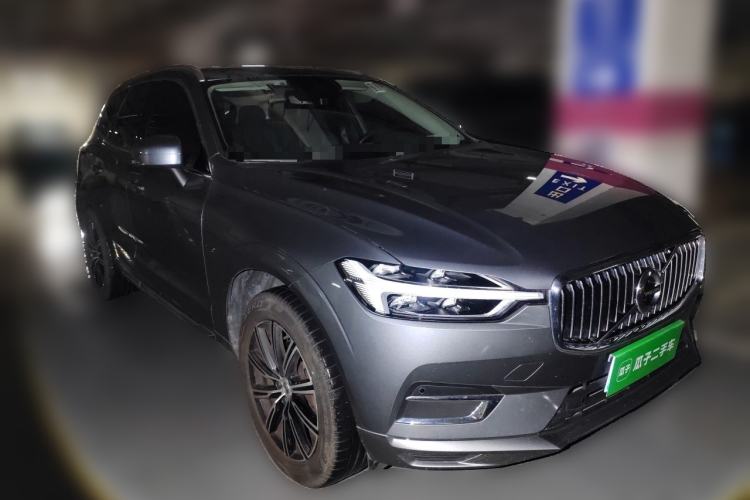 Used Volvo XC60 2020 T5 4x4 Smart Luxury Edition Front Right 45 Deg