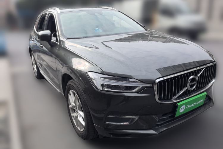 Used Volvo XC60 2020 T5 4x4 Zhiyi Luxury Edition Front Right 45 Deg