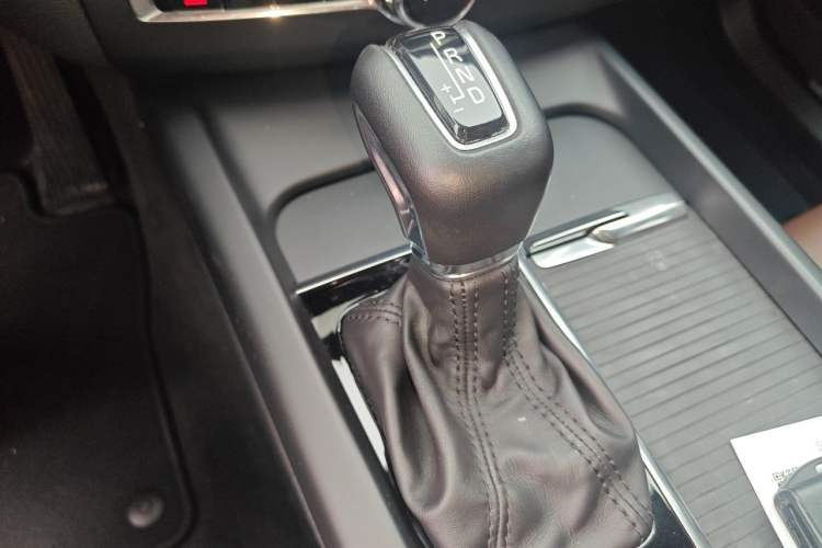 Used Volvo XC60 2020 T5 4x4 Zhiyi Luxury Edition Gear Lever