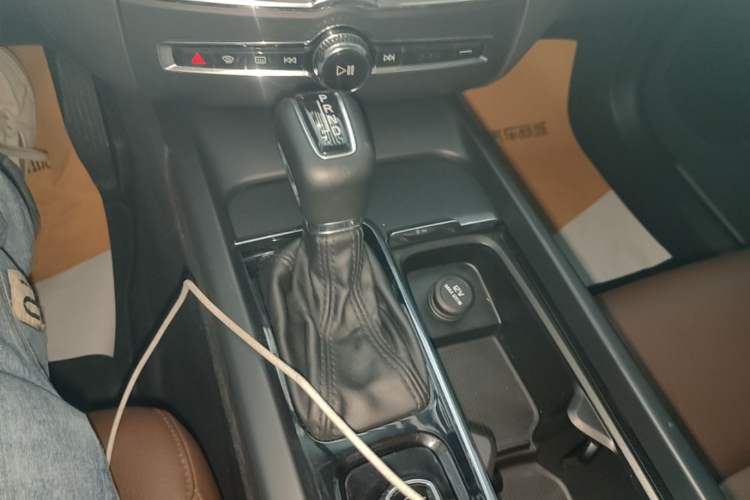 Used Volvo XC60 2020 T5 4x4 Zhiyi Luxury Edition Gear Lever