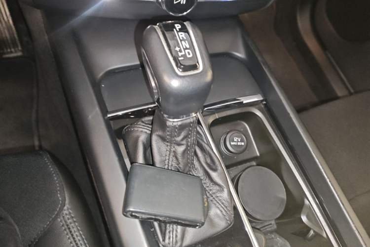 Used Volvo XC60 2020 T4 SmartDrive Luxury Edition Gear Lever