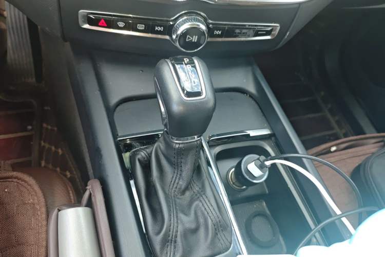 Used Volvo XC60 2020 T5 4x4 Zhiyi Luxury Edition Gear Lever