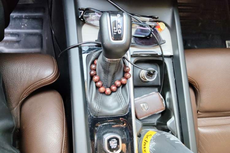 Used Volvo XC60 2020 T5 4x4 Smart Luxury Edition Gear Lever