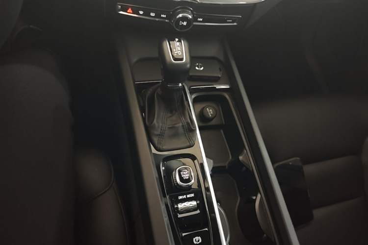 Used Volvo XC60 2020 T5 4x4 Zhiyi Luxury Edition Gear Lever