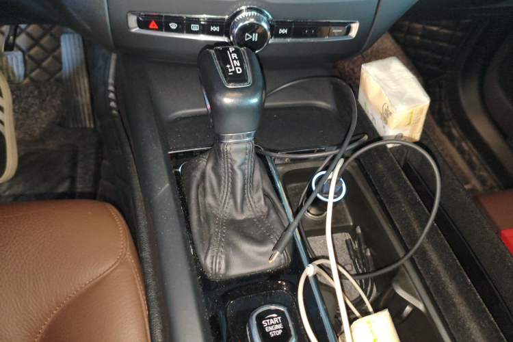 Used Volvo XC60 2020 T5 4x4 Zhiyi Luxury Edition Gear Lever