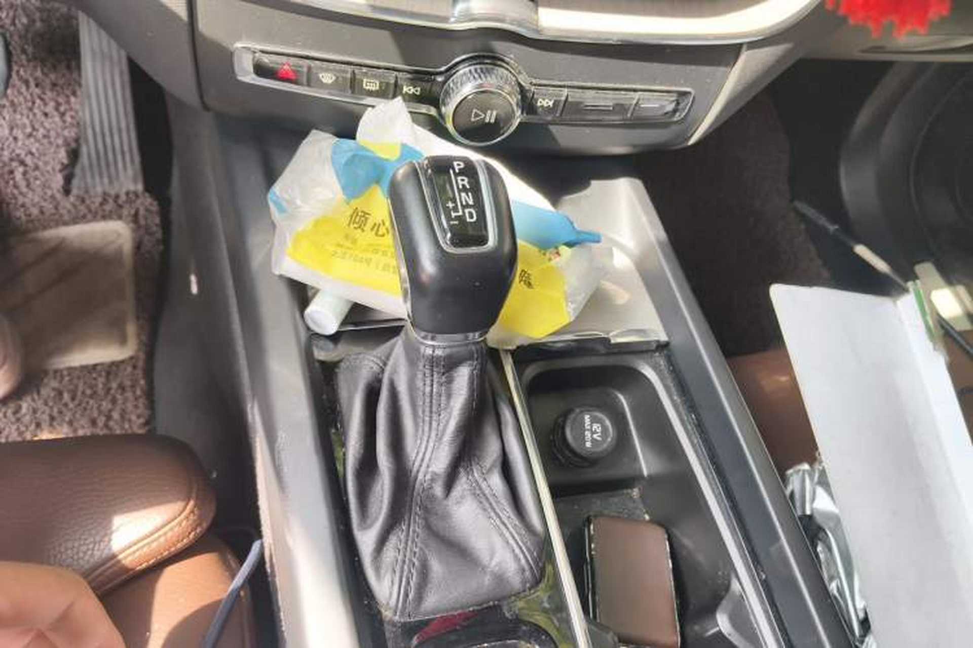 Used Volvo XC60 2020 T5 4x4 Smart Luxury Edition Gear Lever