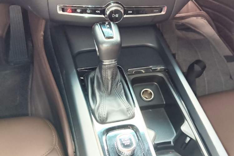 Used Volvo XC60 2020 T5 4x4 Zhiyi Luxury Edition Gear Lever