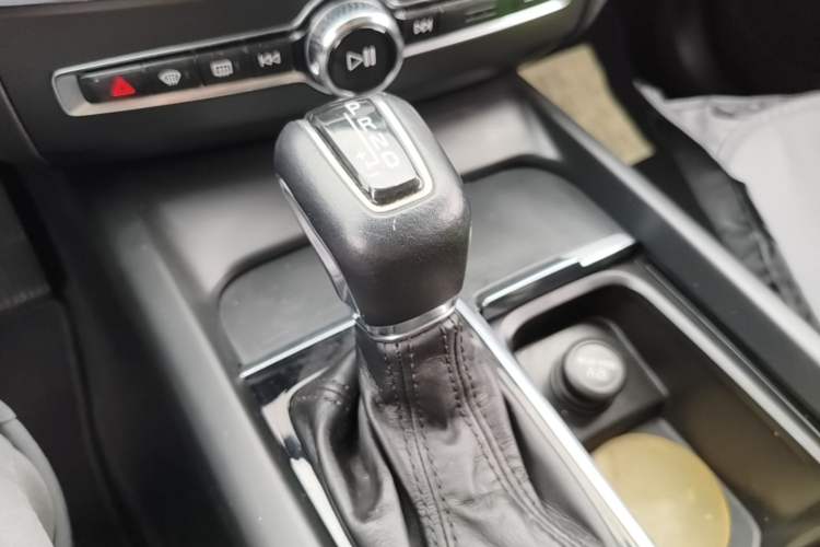 Used Volvo XC60 2020 T5 4x4 Zhiyi Luxury Edition Gear Lever