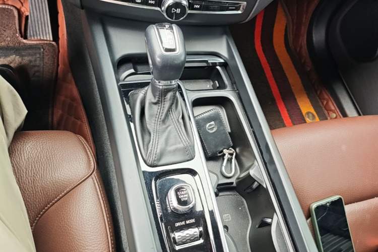 Used Volvo XC60 2020 T5 4x4 Zhiyi Luxury Edition Gear Lever