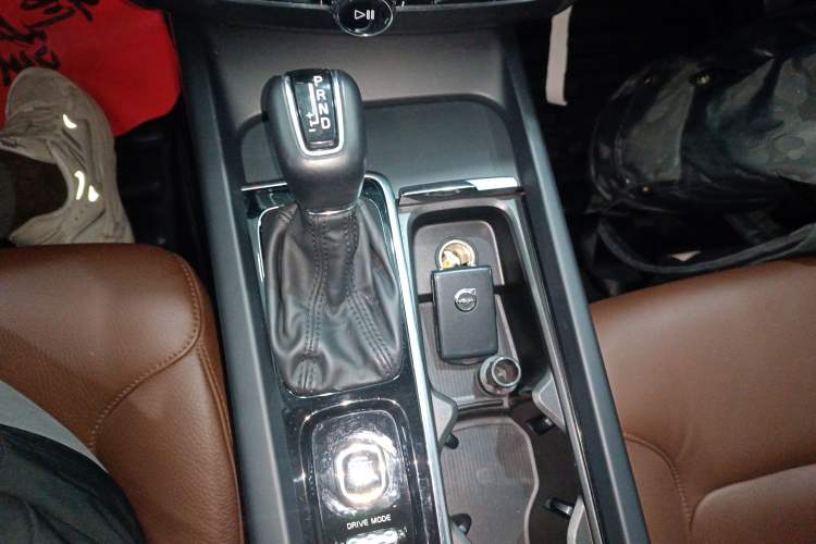 Used Volvo XC60 2020 T5 4x4 Zhiyi Luxury Edition Gear Lever