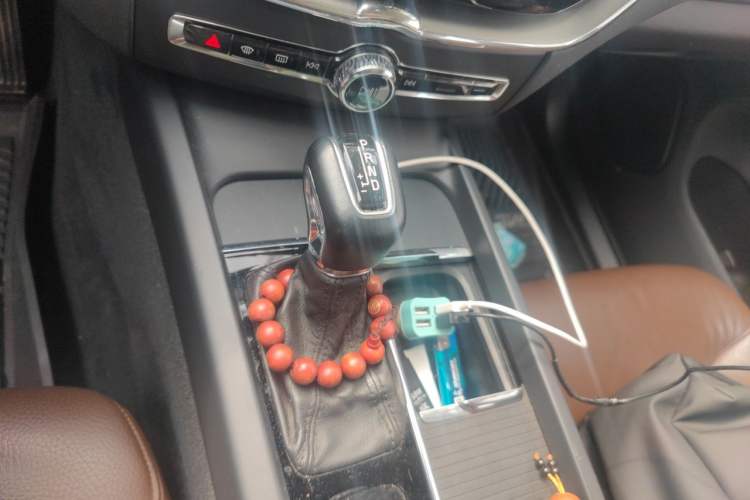 Used Volvo XC60 2020 T5 4x4 Zhiyi Luxury Edition Gear Lever