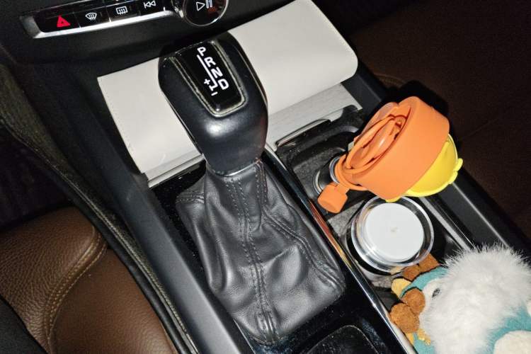 Used Volvo XC60 2020 T5 4x4 Smart Luxury Edition Gear Lever