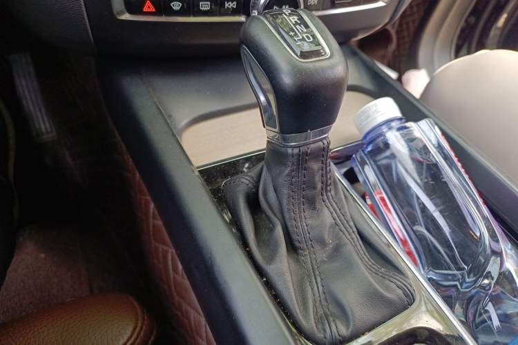 Used Volvo XC60 2020 T5 4x4 Smart Luxury Edition Gear Lever