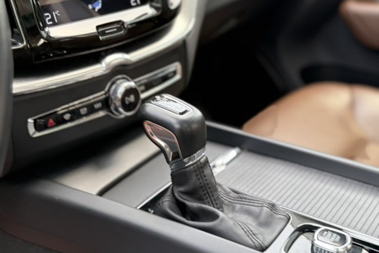 Used Volvo XC60 2020 T5 4x4 Zhiyi Luxury Edition Gear Lever