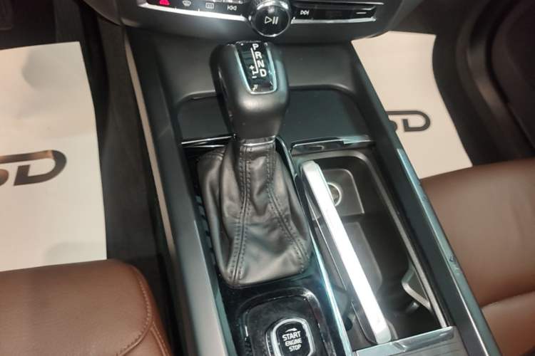 Used Volvo XC60 2020 T5 4x4 Zhiyi Luxury Edition Gear Lever