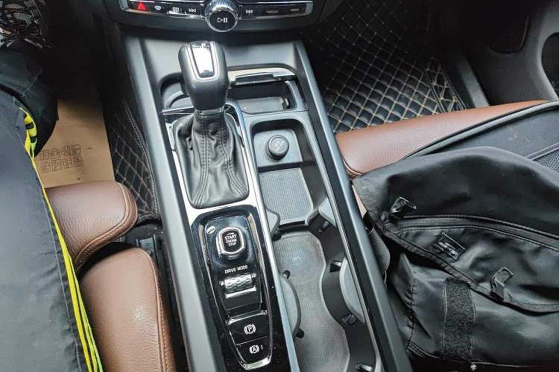 Used Volvo XC60 2020 T5 4x4 Smart Luxury Edition Gear Lever