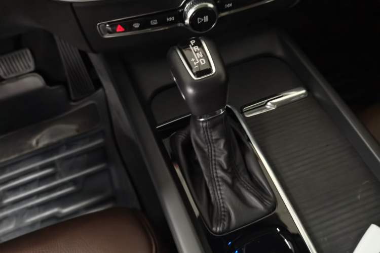 Used Volvo XC60 2020 T5 4x4 Zhiyi Luxury Edition Gear Lever