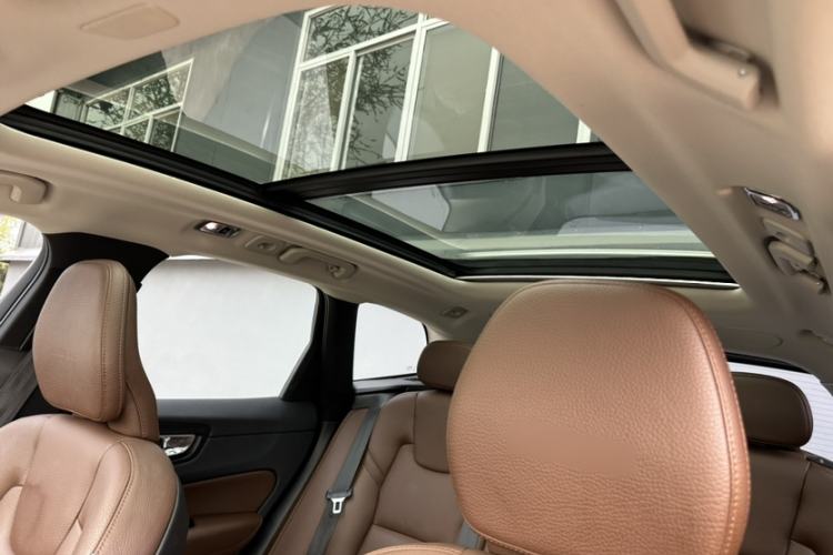 Used Volvo XC60 2020 T5 4x4 Zhiya Luxury Edition Headliner