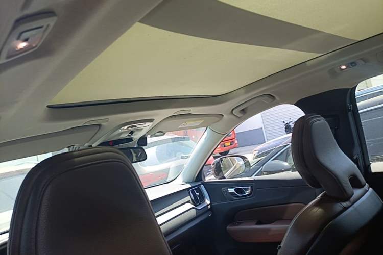 Used Volvo XC60 2020 T5 4x4 Zhiyi Luxury Edition Headliner