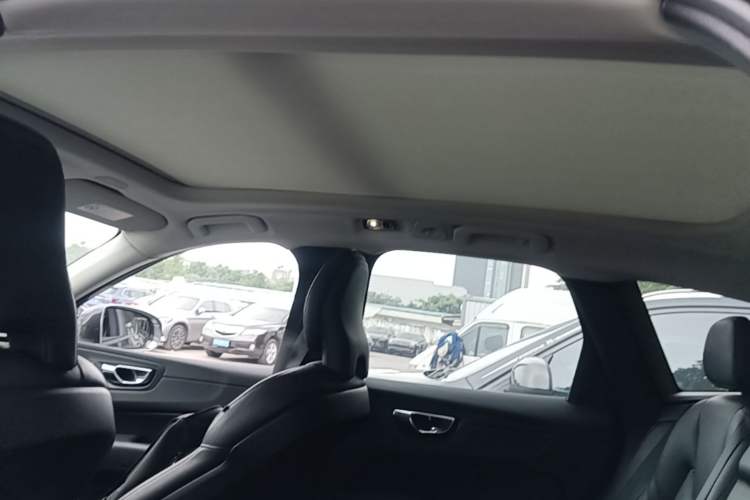 Used Volvo XC60 2020 T5 4x4 Smart Luxury Edition Headliner
