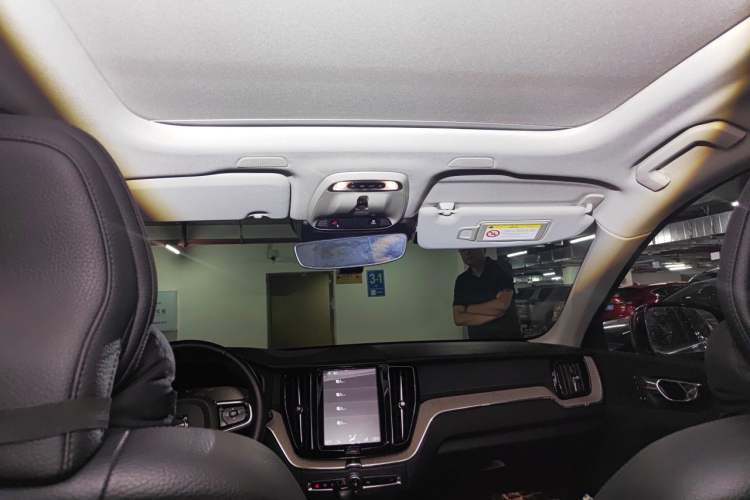 Used Volvo XC60 2020 T5 4x4 Smart Luxury Edition Headliner